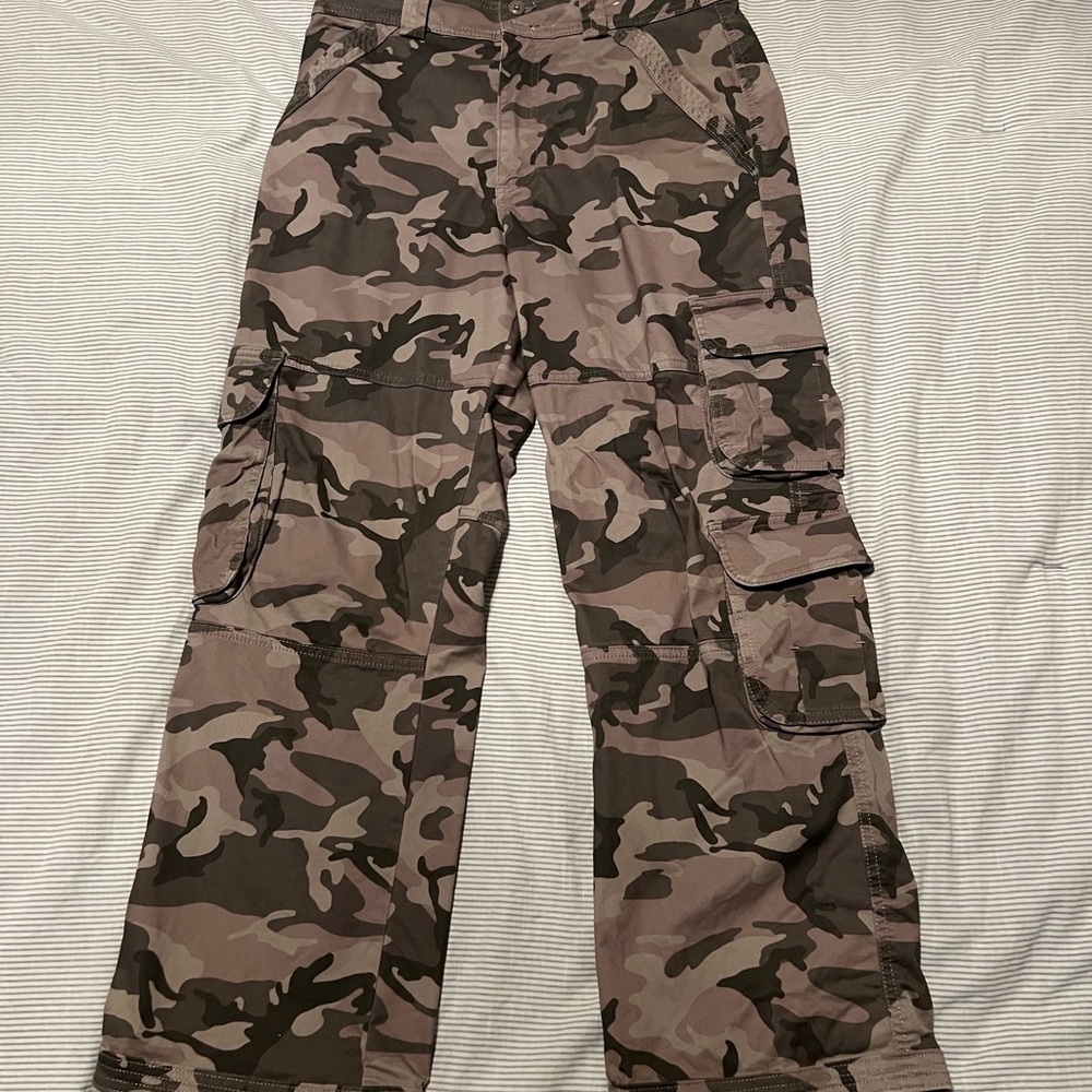 Abercrombie & Fitch Women’s Relaxed Cargo Pant - Grey Camo, 30 Short